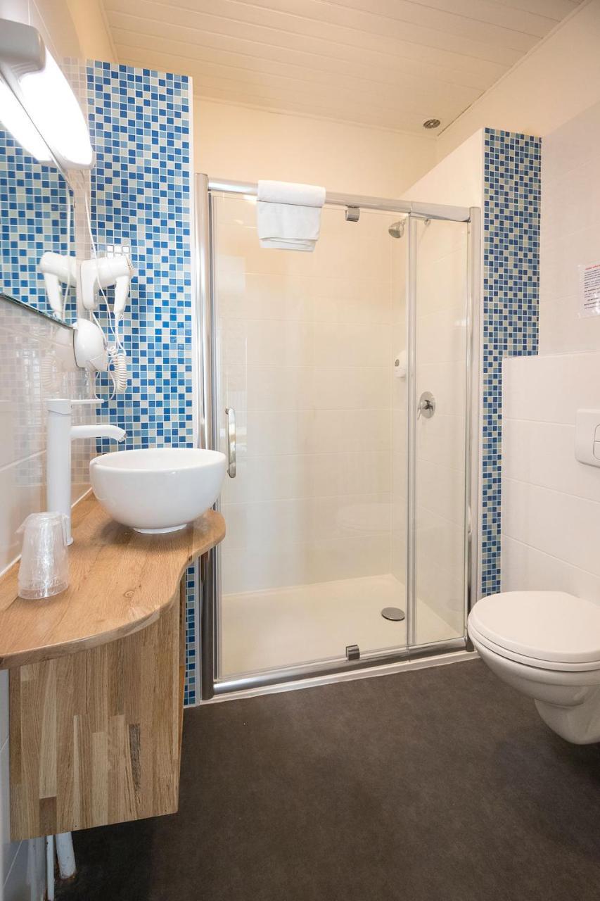 Triple Family Room,1649018091:JPEG